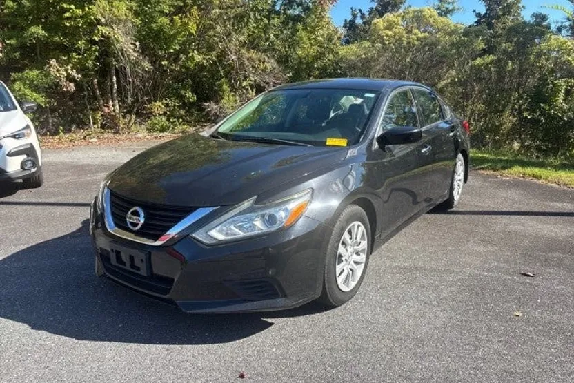 2017 Nissan Altima 2.5 S photo 1