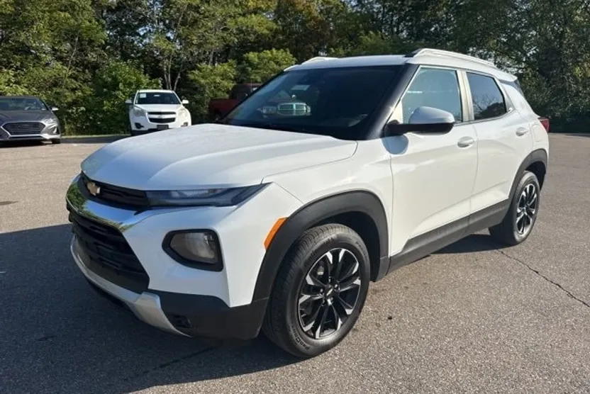 2023 Chevrolet Trailblazer LT photo 1