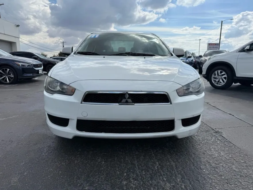 2011 Mitsubishi Lancer ES photo 1