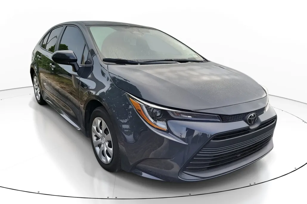 2024 Toyota Corolla LE photo 1