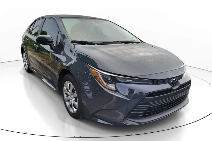 2024 Toyota Corolla LE photo 1
