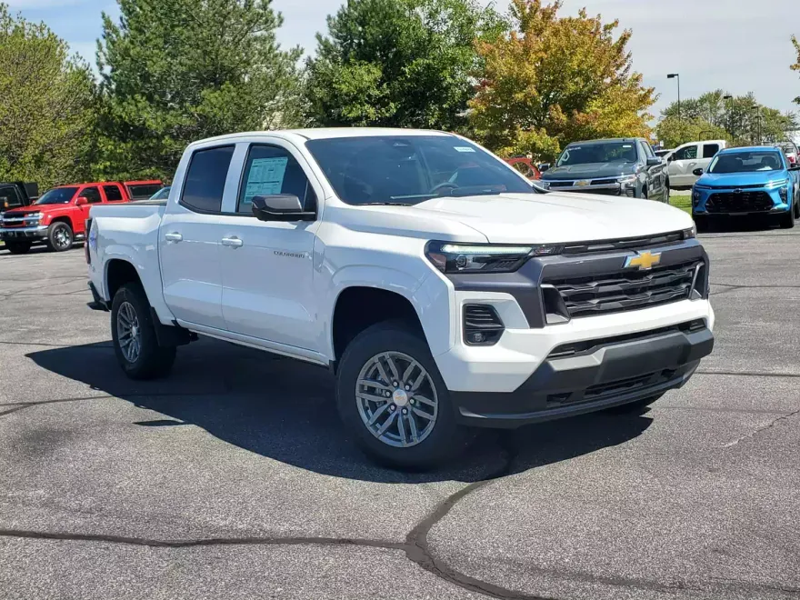 2026 Chevrolet Colorado LT photo 1