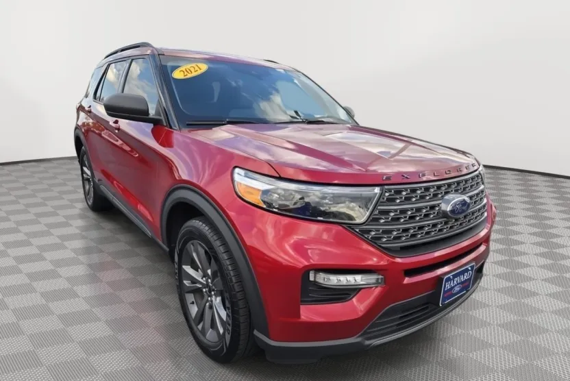 2021 Ford Explorer XLT photo 1