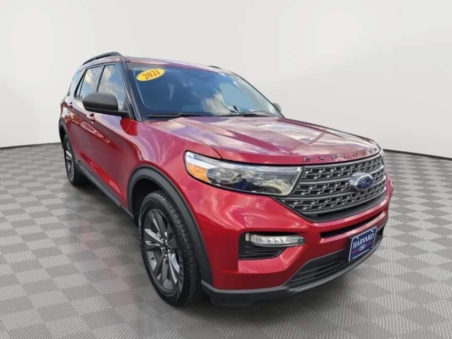 2021 Ford Explorer XLT photo 1