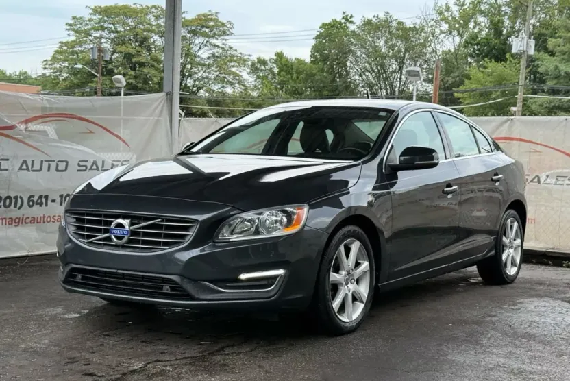 2016 Volvo S60 Premier photo 1