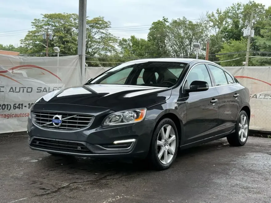 2016 Volvo S60 Premier photo 1