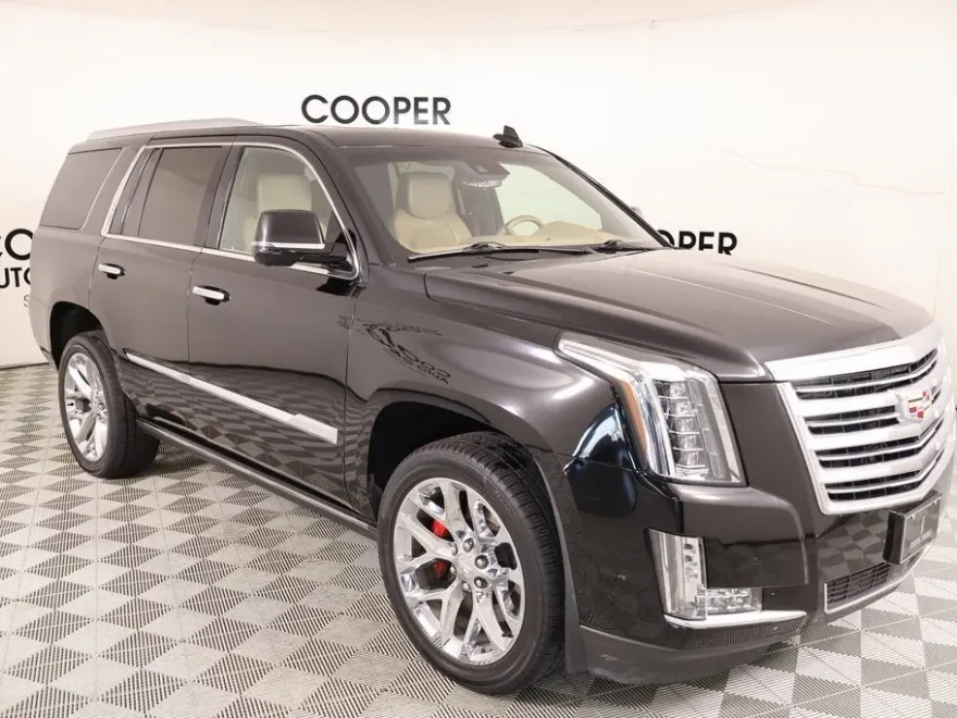 2018 Cadillac Escalade Platinum photo 1