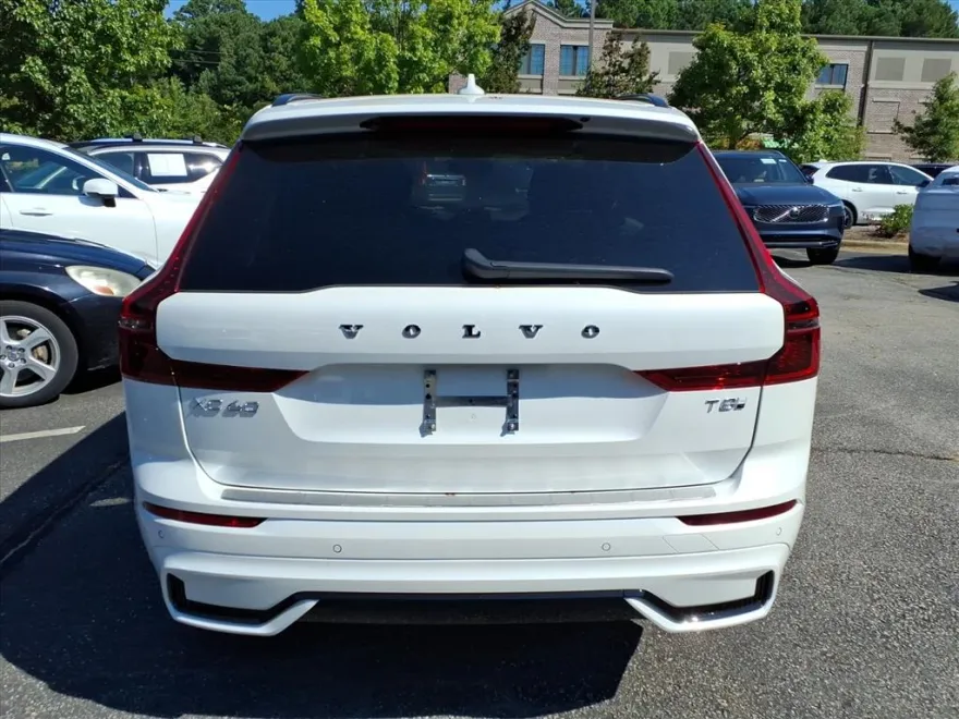 2026 Volvo XC60 T8 Plus photo 1