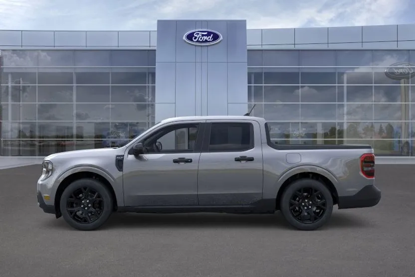 2025 Ford Maverick XLT photo 1