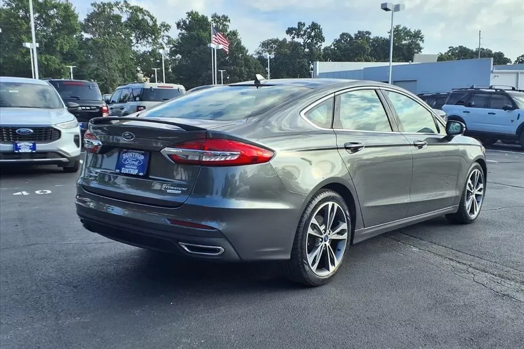 2020 Ford Fusion Titanium photo 1