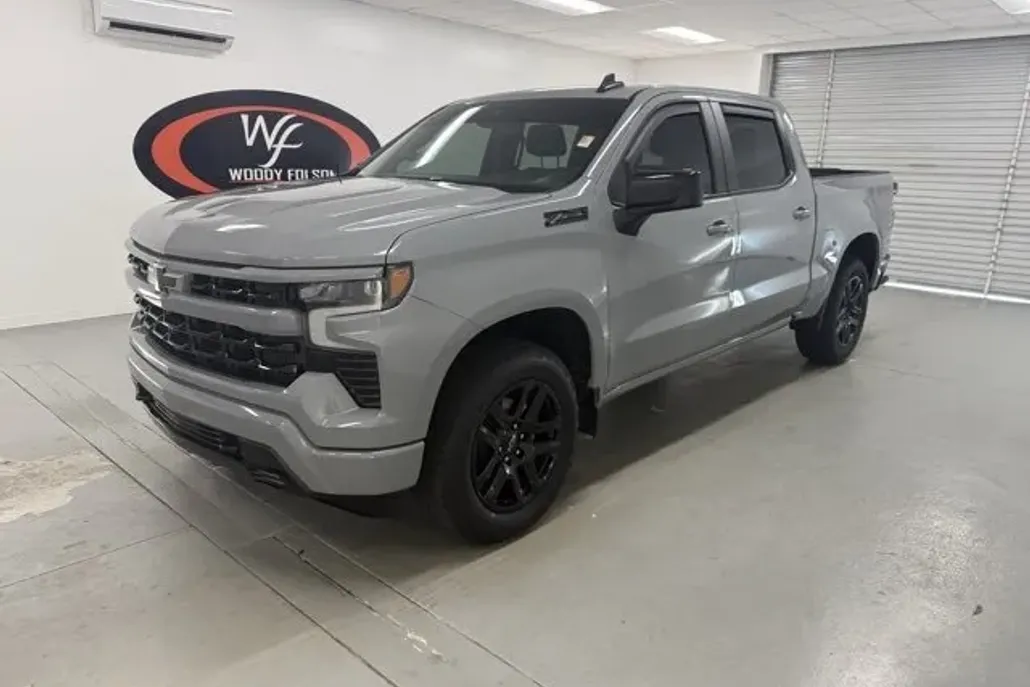 2024 Chevrolet Silverado 1500 RST photo 1