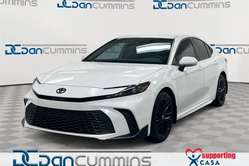 2025 Toyota Camry LE photo 1