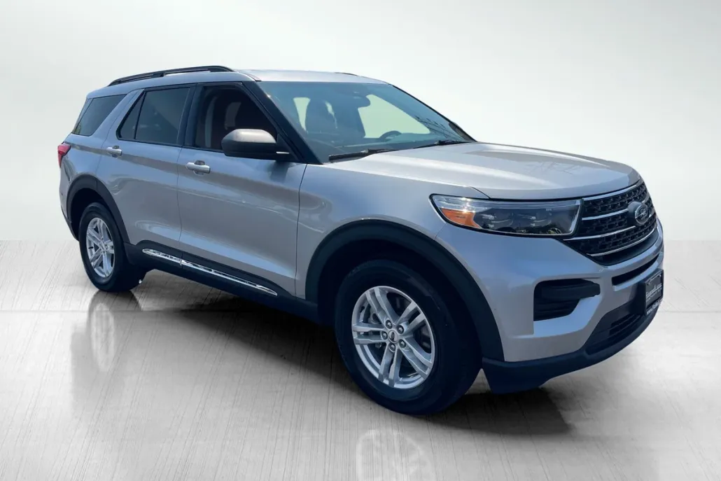 2022 Ford Explorer XLT photo 1