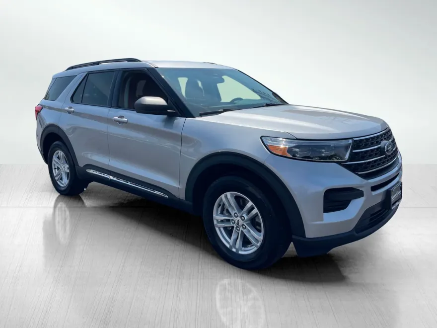 2022 Ford Explorer XLT photo 1
