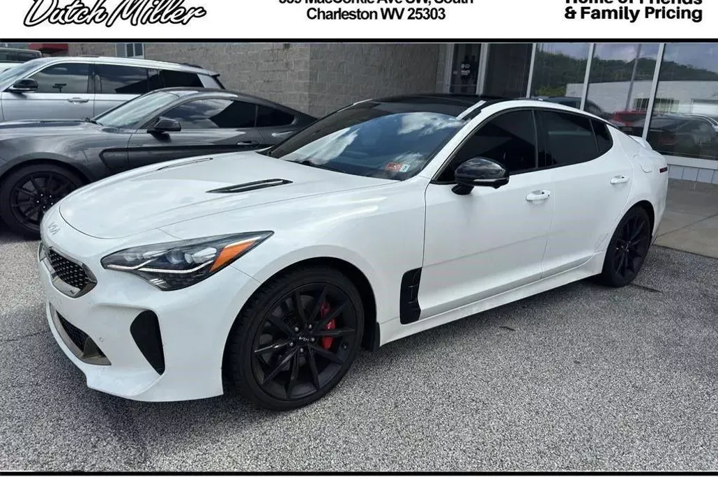 2022 Kia Stinger GT2 photo 1