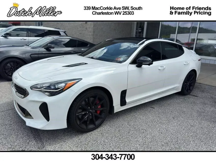 2022 Kia Stinger GT2 photo 1