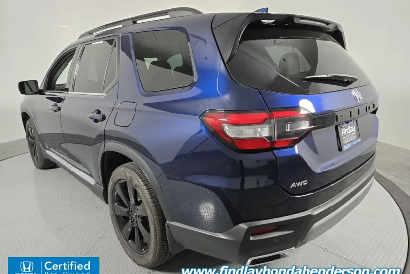 2023 Honda Pilot Touring photo 1