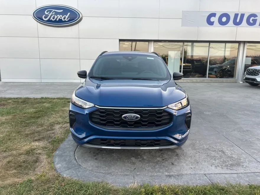 2023 Ford Escape ST-Line photo 1