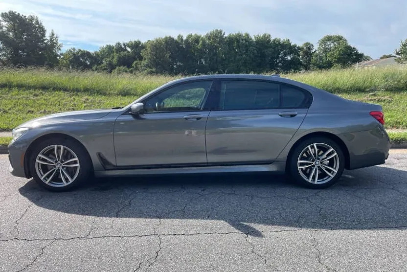 2016 Bmw 750i 7-series photo 1