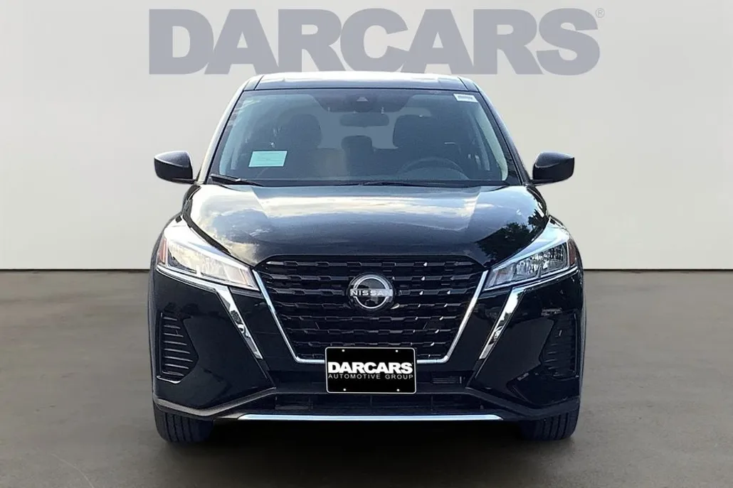 2025 Nissan Kicks Play S photo 1