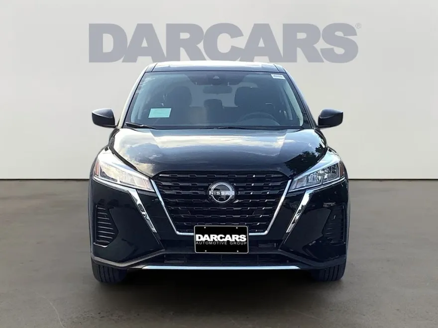 2025 Nissan Kicks Play S photo 1