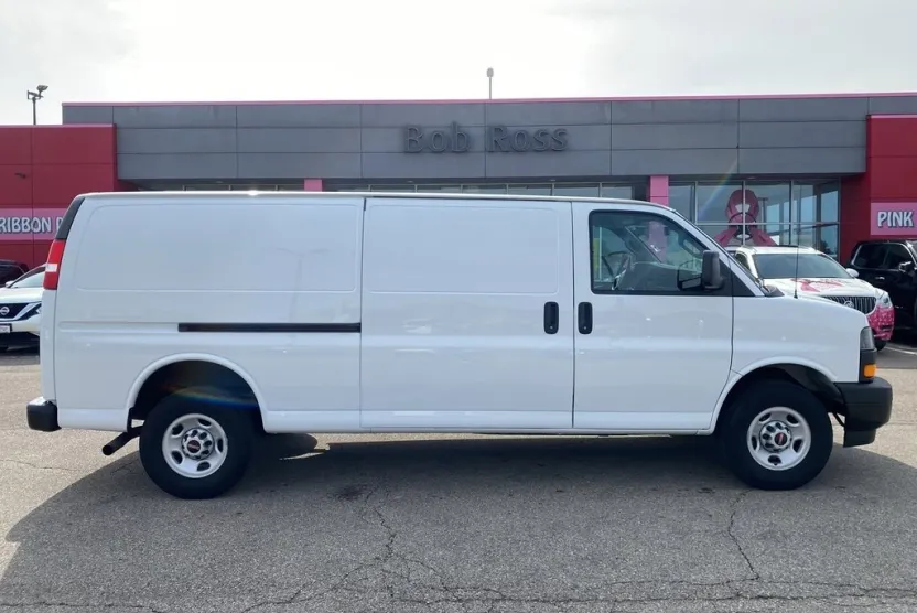 2023 Gmc Savana Cargo 2500 photo 1