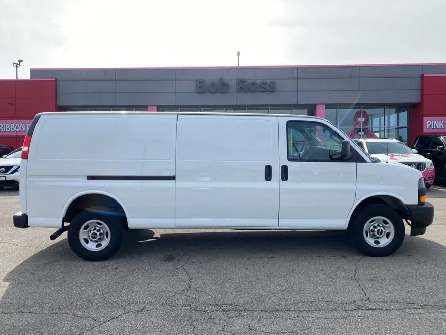 2023 Gmc Savana Cargo 2500 photo 1