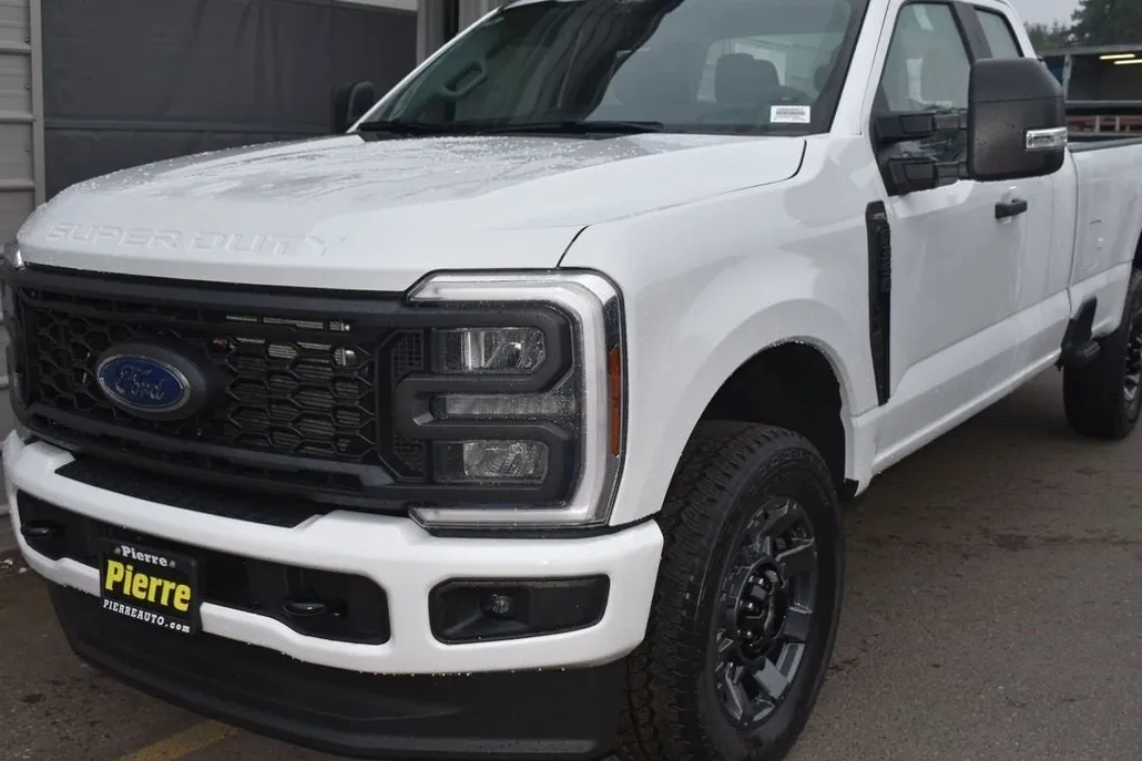 2026 Ford F-350 photo 1