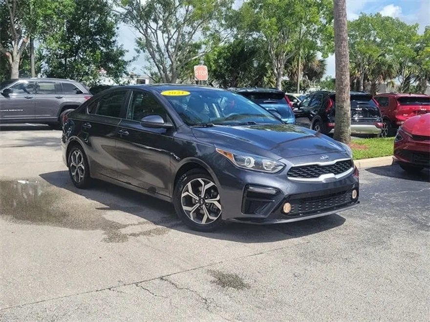 2021 Kia Forte FE LXS photo 1