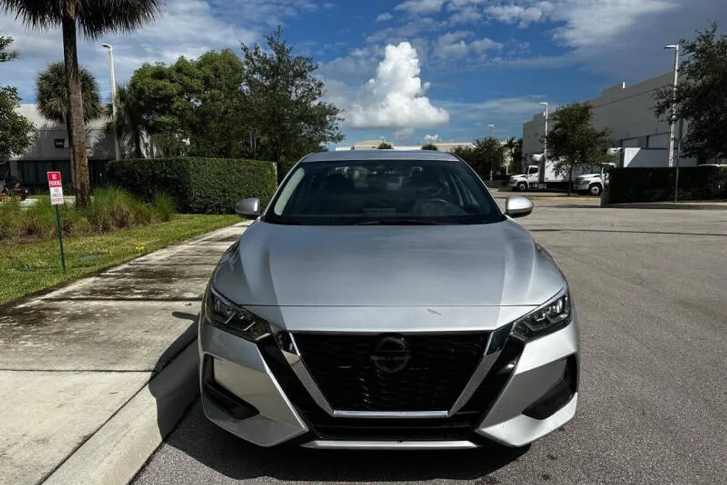 2020 Nissan Sentra S photo 1