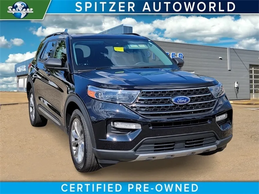 2022 Ford Explorer XLT photo 1