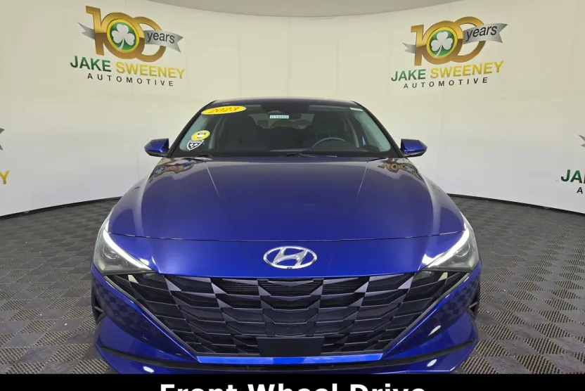 2023 Hyundai Elantra SEL photo 1