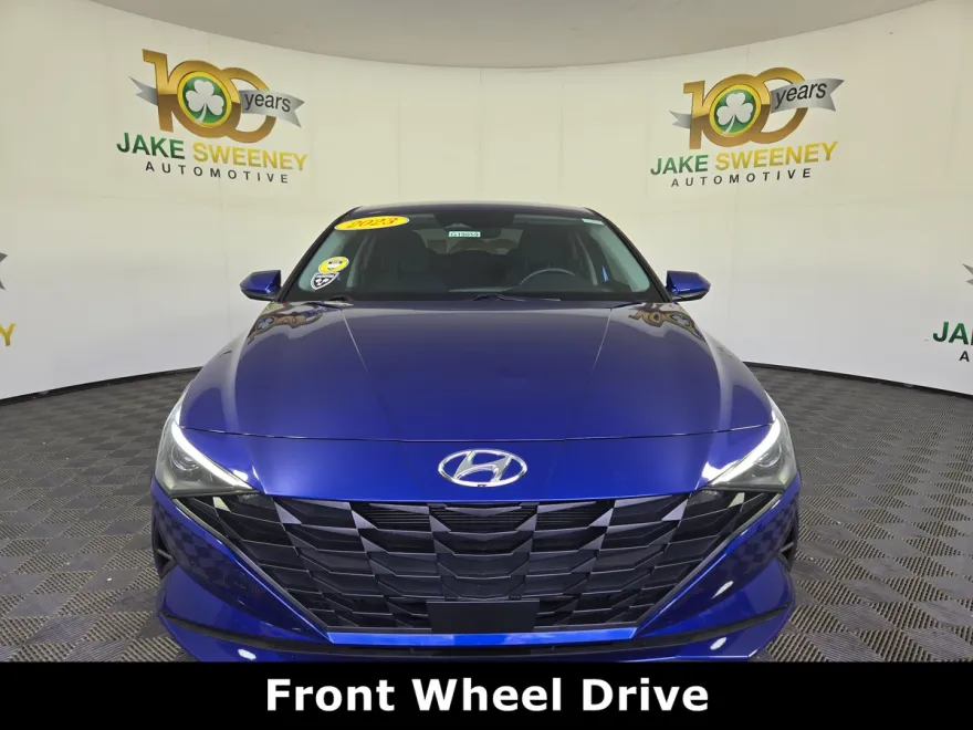 2023 Hyundai Elantra SEL photo 1
