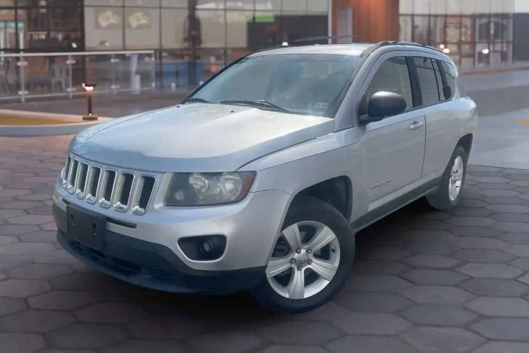 2014 Jeep Compass Sport photo 1