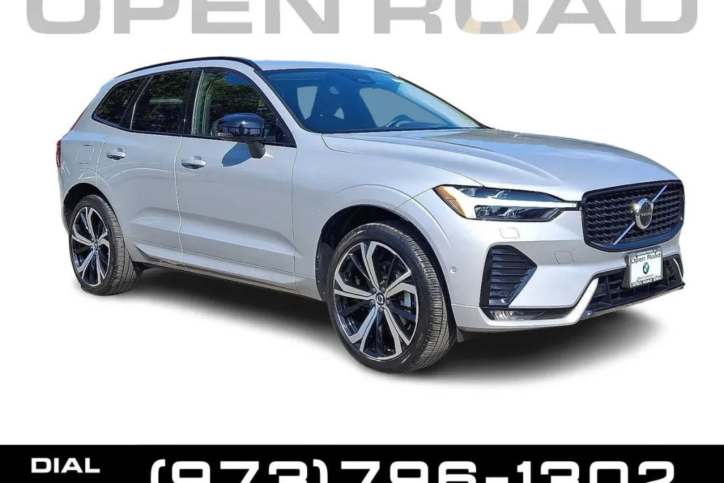 2023 Volvo XC60 B5 Ultimate photo 1