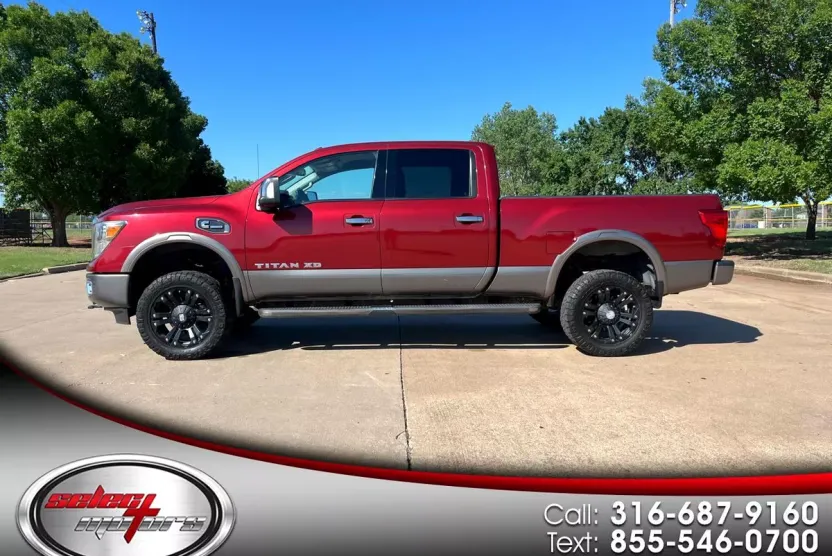 2016 Nissan Titan Crew Cab Platinum Reserve photo 1