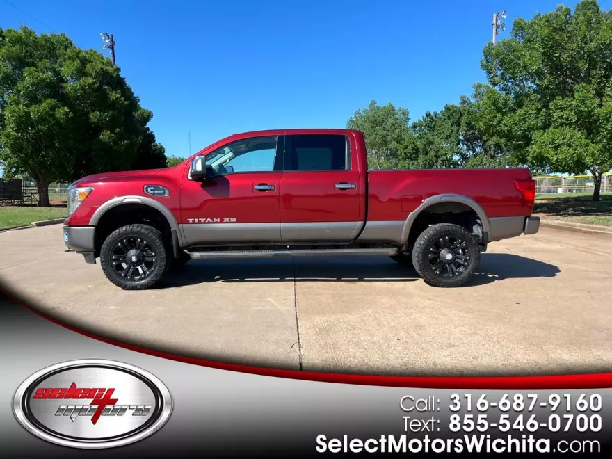 2016 Nissan Titan Crew Cab Platinum Reserve photo 1