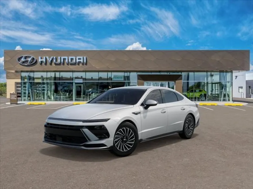 2025 Hyundai Sonata SEL photo 1