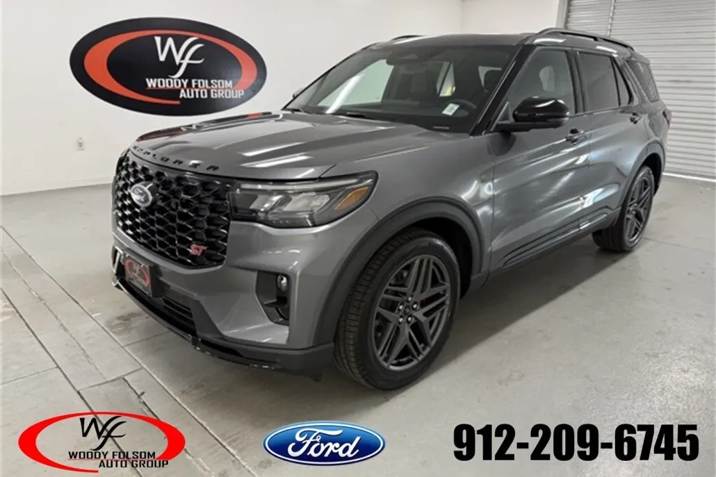 2025 Ford Explorer ST photo 1