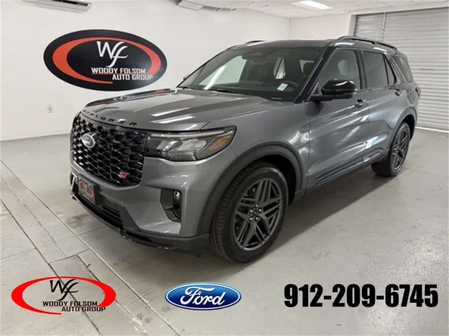 2025 Ford Explorer ST photo 1