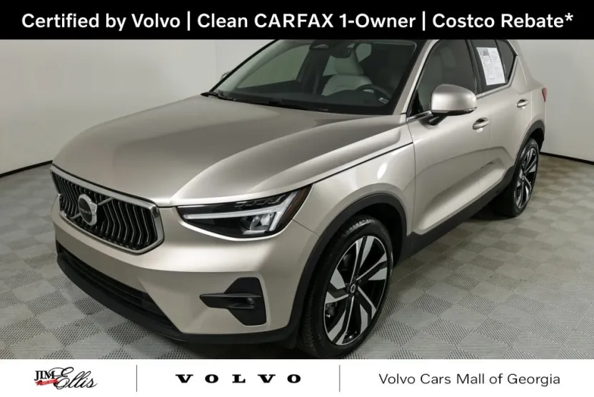 2023 Volvo XC40 AWD Plus photo 1