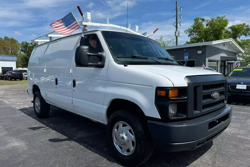 2014 Ford E-250 photo 1