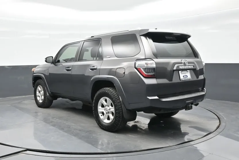 2014 Toyota 4Runner SR5 photo 1