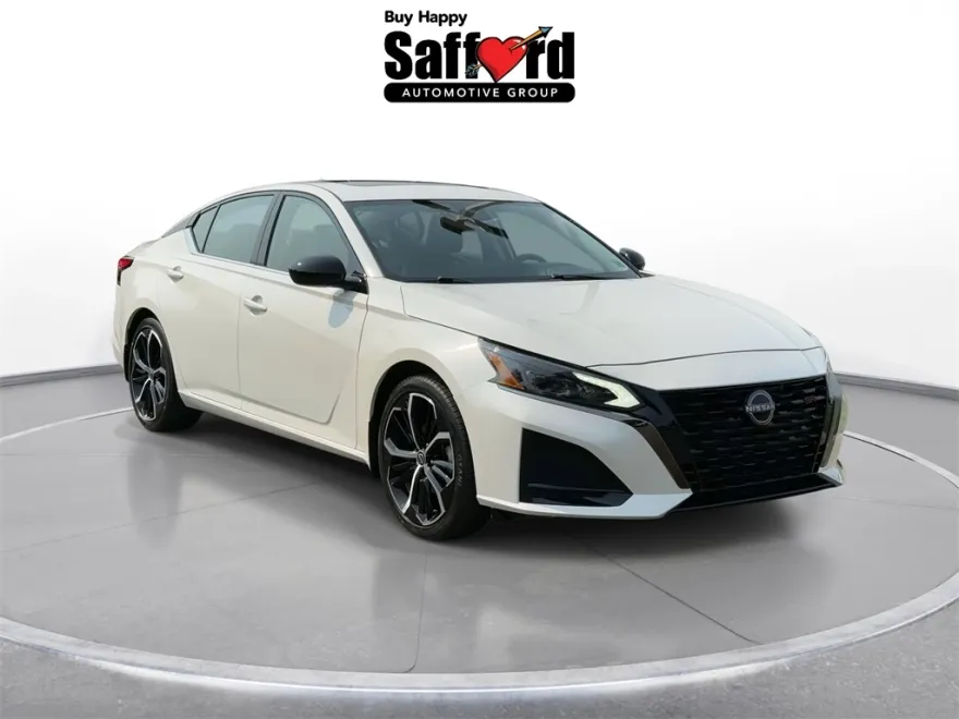 2023 Nissan Altima 2.5 SR photo 1