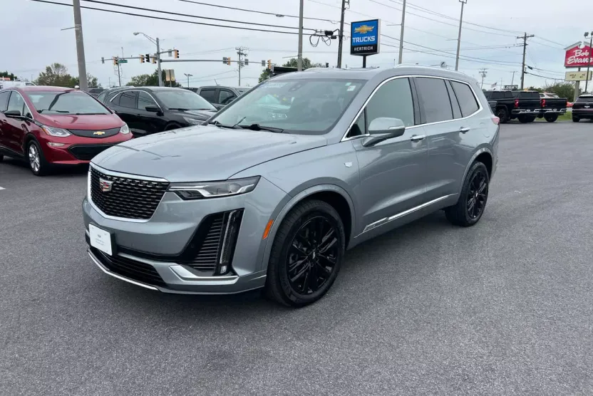 2024 Cadillac XT6 Luxury photo 1