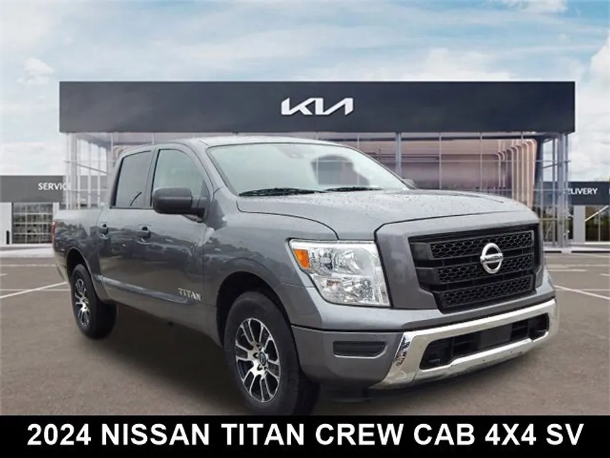 2024 Nissan Titan SV Crew Cab photo 1