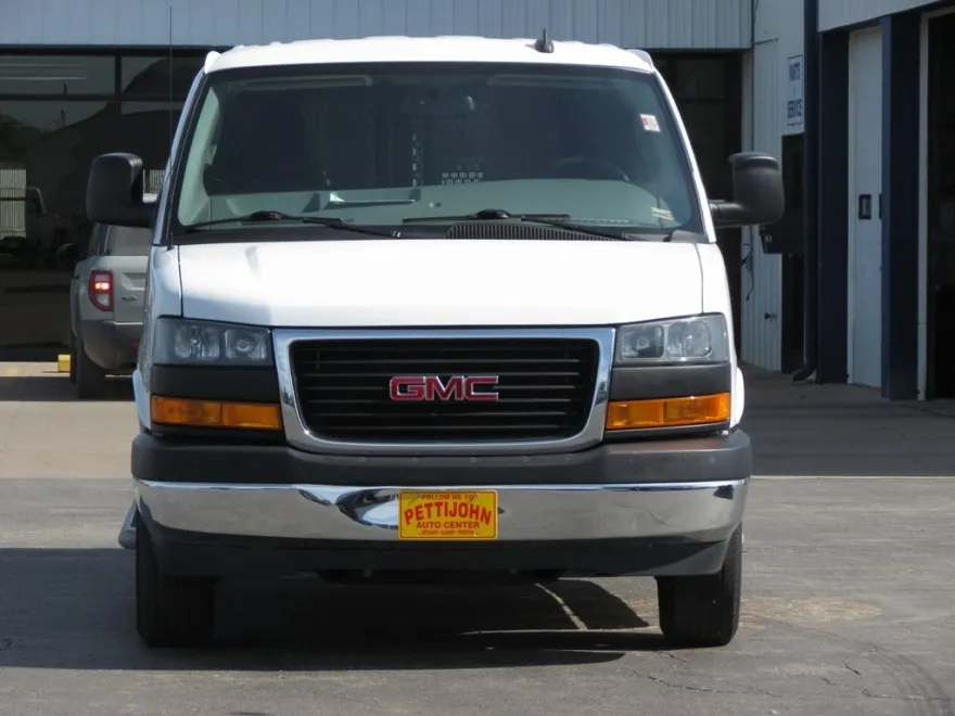 2023 Gmc Savana 2500 Cargo photo 1