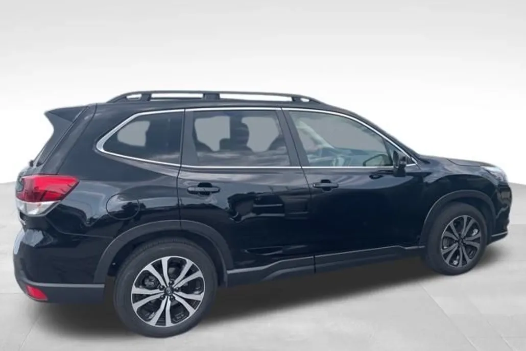 2022 Subaru Forester Limited photo 1