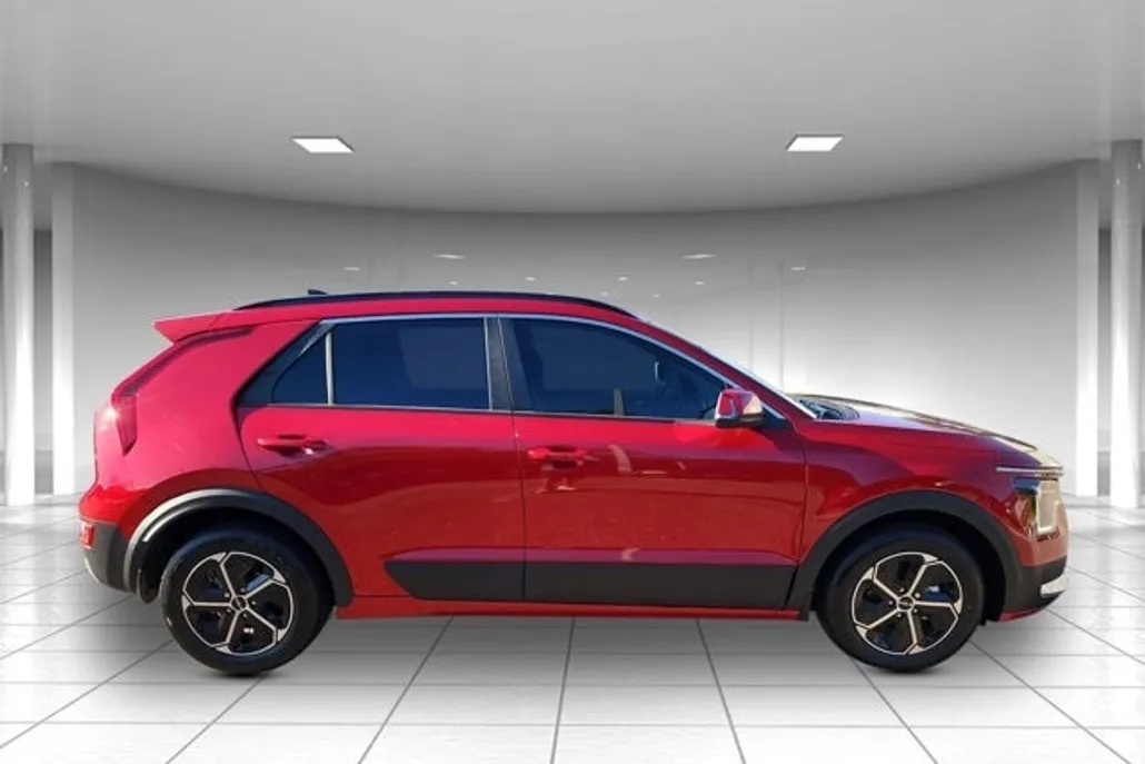 2025 Kia Niro Plug-In Hybrid EX photo 1