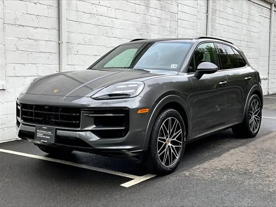 2025 Porsche Cayenne photo 1